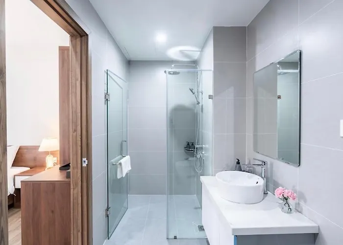 Pearl Amara Hotel